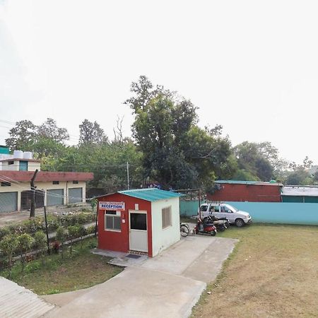 Haldwāni Hotel Chitrarth & Party Lawn מראה חיצוני תמונה