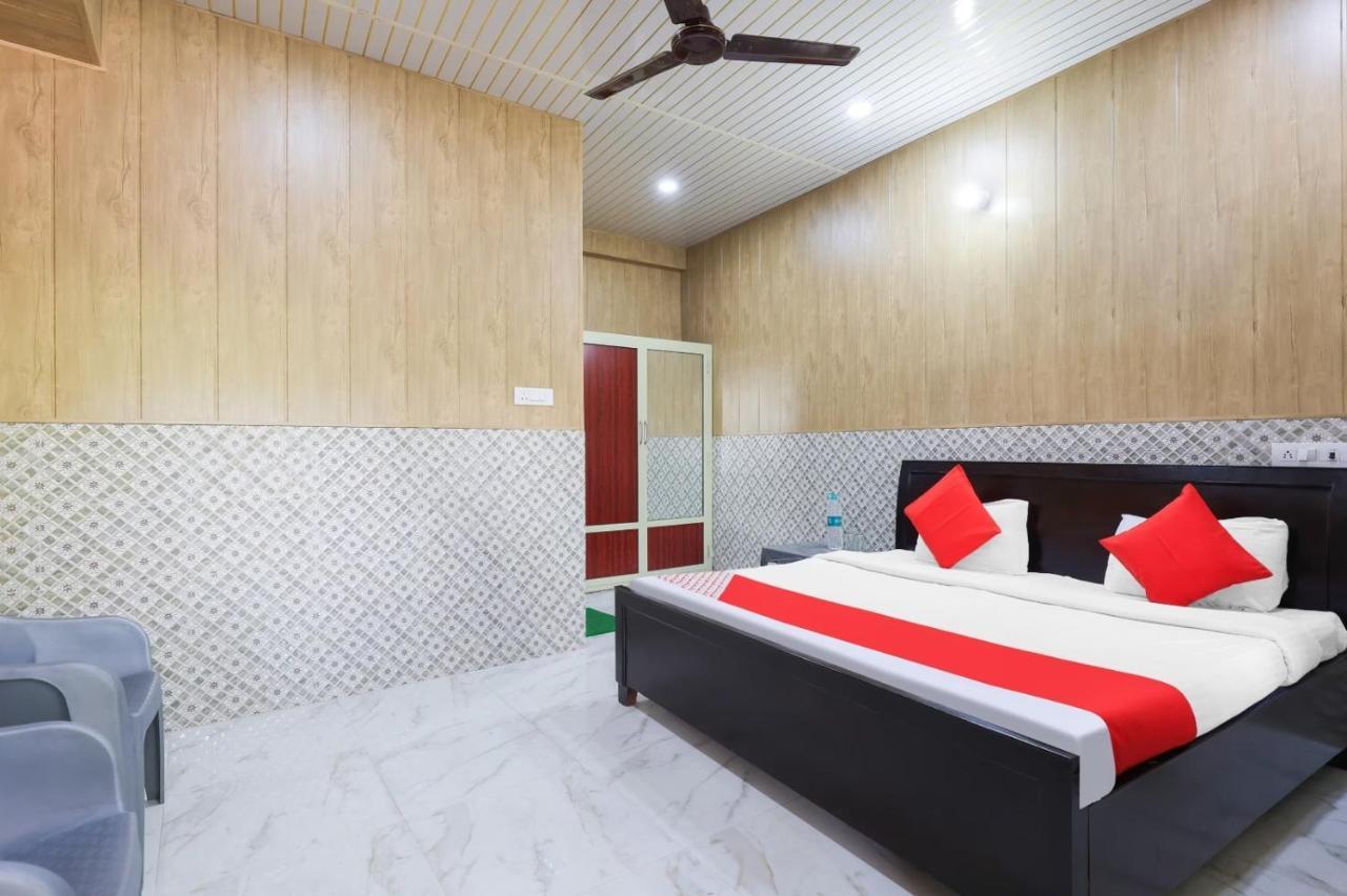 Haldwāni Hotel Chitrarth & Party Lawn מראה חיצוני תמונה