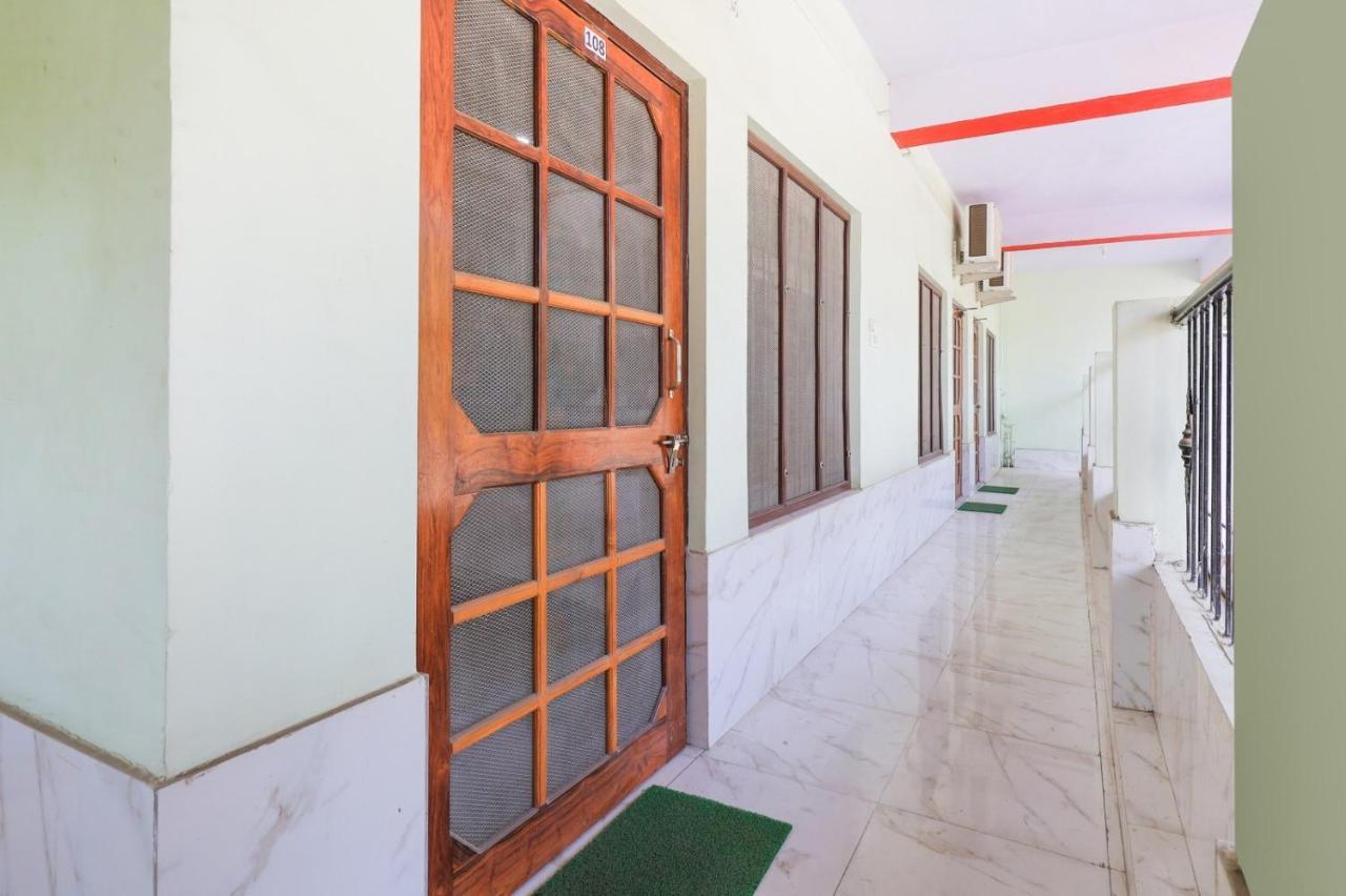 Haldwāni Hotel Chitrarth & Party Lawn מראה חיצוני תמונה